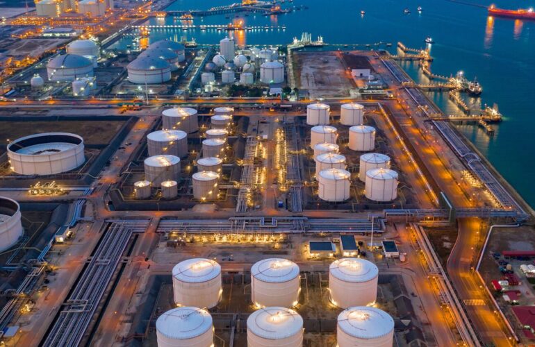 Tank storage facility for petroleum products at ECT Delta Terminal B.V